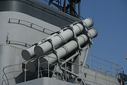 海上自衛隊　練習艦「あさぎり」　ハープーンＳＳＭ４連装発射筒