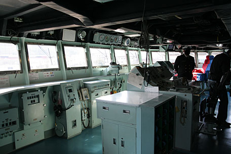 海上自衛隊　訓練支援艦「てんりゅう」　艦橋