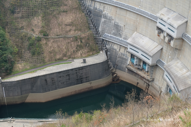 温井ダム コンジットゲートと中位標高放流設備