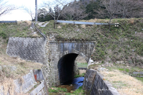 登録有形文化財（建造物）となる目鏡橋