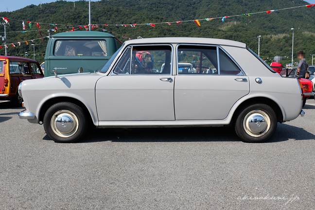 モーリス1100 横から