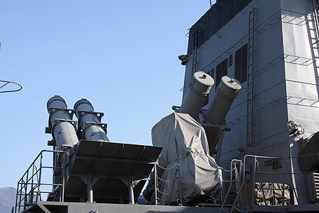 海上自衛隊　むらさめ型護衛艦「いなづま」の艦対艦ミサイル発射装置