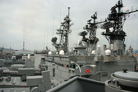 DDG-170「さわかぜ」、DDG-169「あさかぜ」、DD-110「たかなみ」