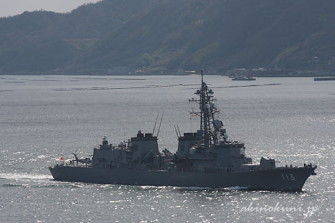 呉基地を出た護衛艦「さざなみ」