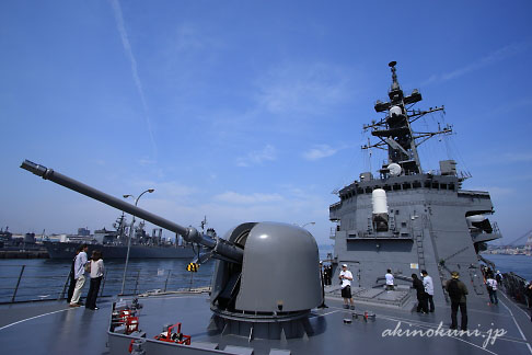 護衛艦 いなづま DD-105 前甲板