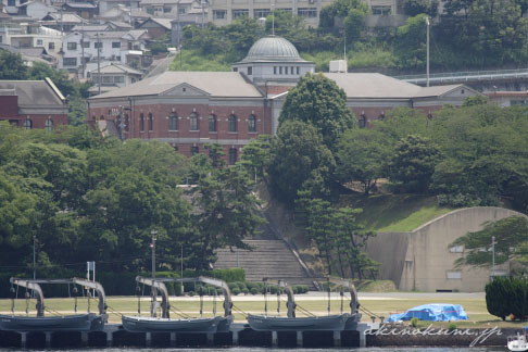 正面玄関側からみる呉地方総監部