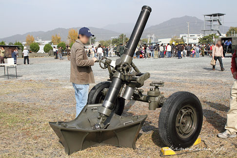 装備品展示 120mm迫撃砲RT
