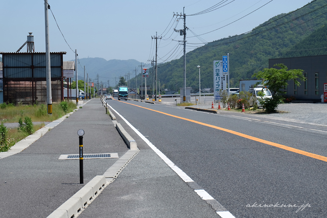 滑走路だったと思われる場所（北を向く）