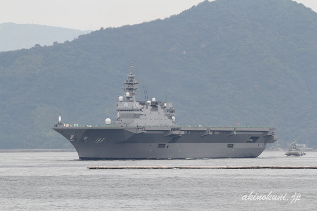 呉と江田島のあいだの水道にやってきた護衛艦「いずも」 3