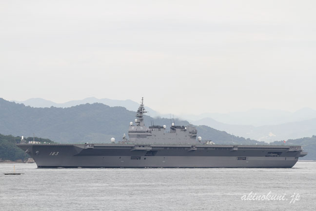 呉と江田島のあいだの水道にやってきた護衛艦「いずも」 4