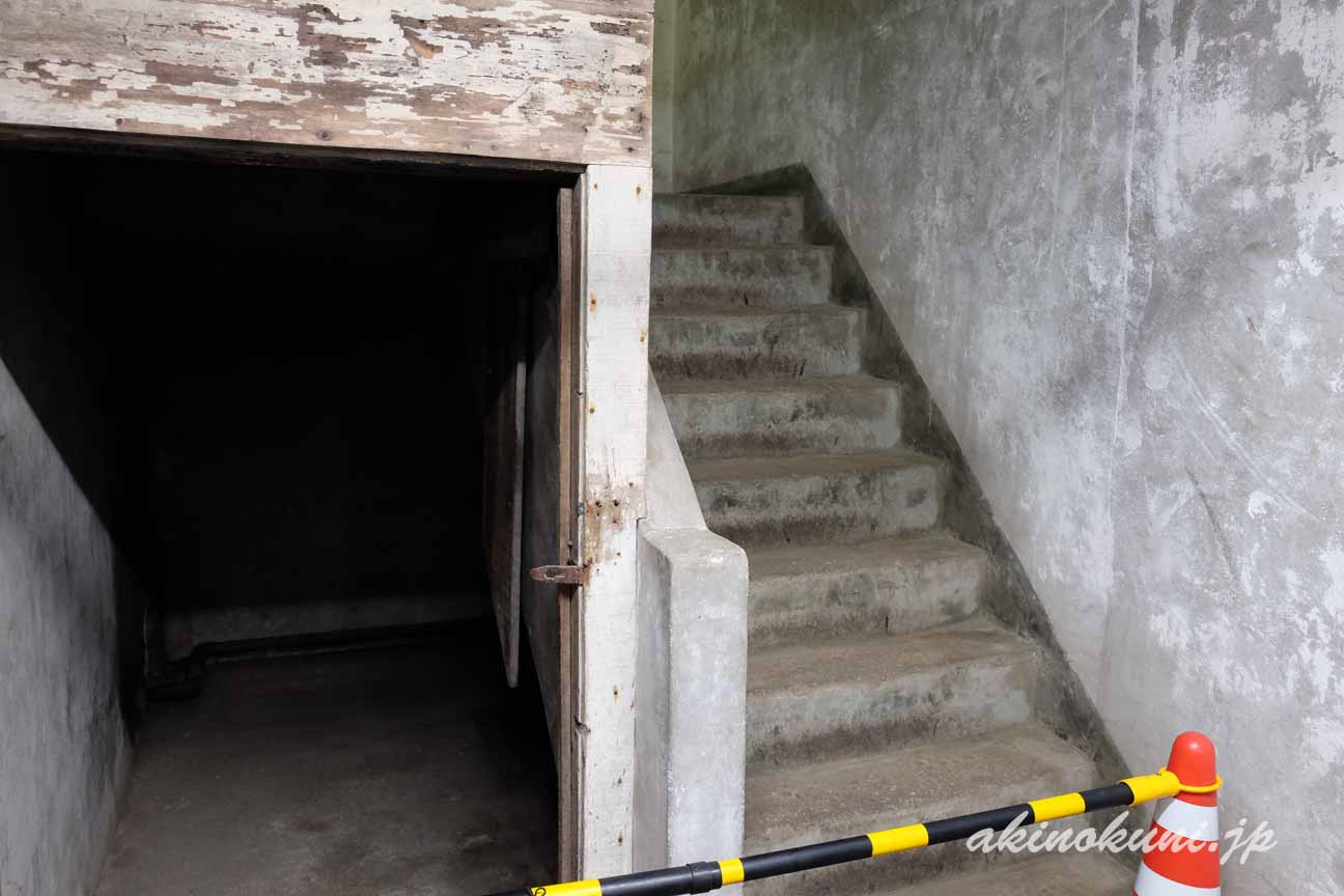 呉鎮守府司令部地下壕 別の部屋と2階への階段