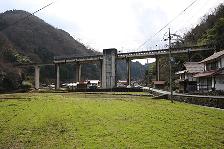 三江線宇都井駅全景