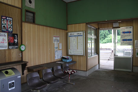 芸備線 備後落合駅 駅舎の中