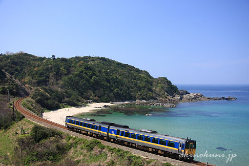 山陰線 折居－三保三隅を走るキハ187系 特急スーパーまつかぜ