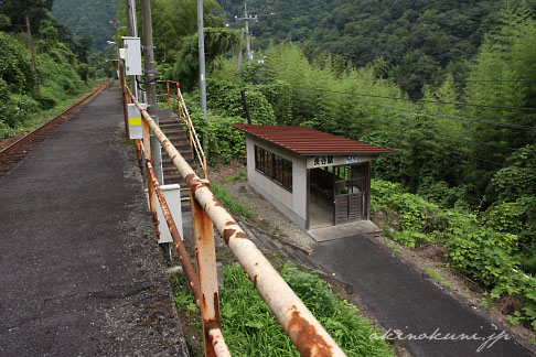 三江線 長谷駅 ホームから口羽方面を望む