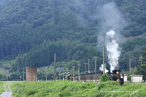 篠目駅を出発するSLやまぐち号 1