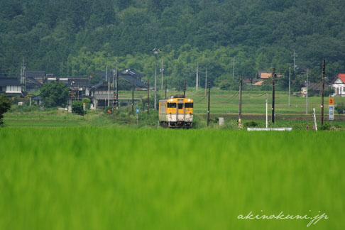 上川立を通過したキハ40形単行 5867D