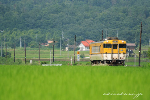 上川立を通過したキハ40形単行 5867D