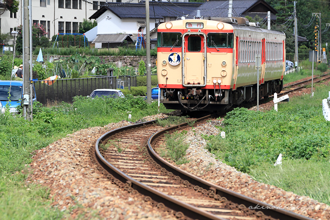 白木山駅近辺を走るリバイバルトレイン急行「ちどり」  １