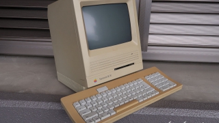 なぜかウチにある動かない Apple Macintosh SE/30