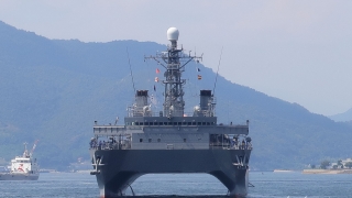 音響測定艦 ひびき AOS-5202