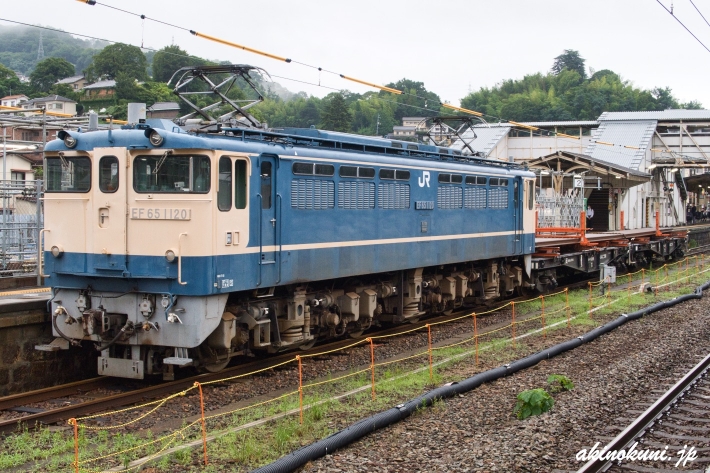 EF65-1120 チキ牽引 休憩中
