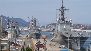 満艦飾 2021年天皇誕生日 呉基地Dバース、Eバース