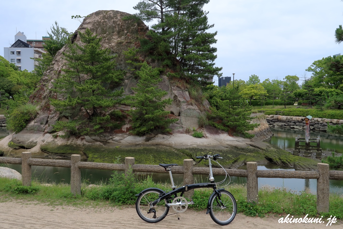 小己斐島と自転車
