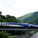 小鳥原川橋梁を渡るおろち号（油木駅へ）