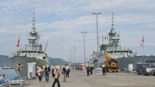 カナダ海軍 ウィニペグとバンクーバー 2022年10月
