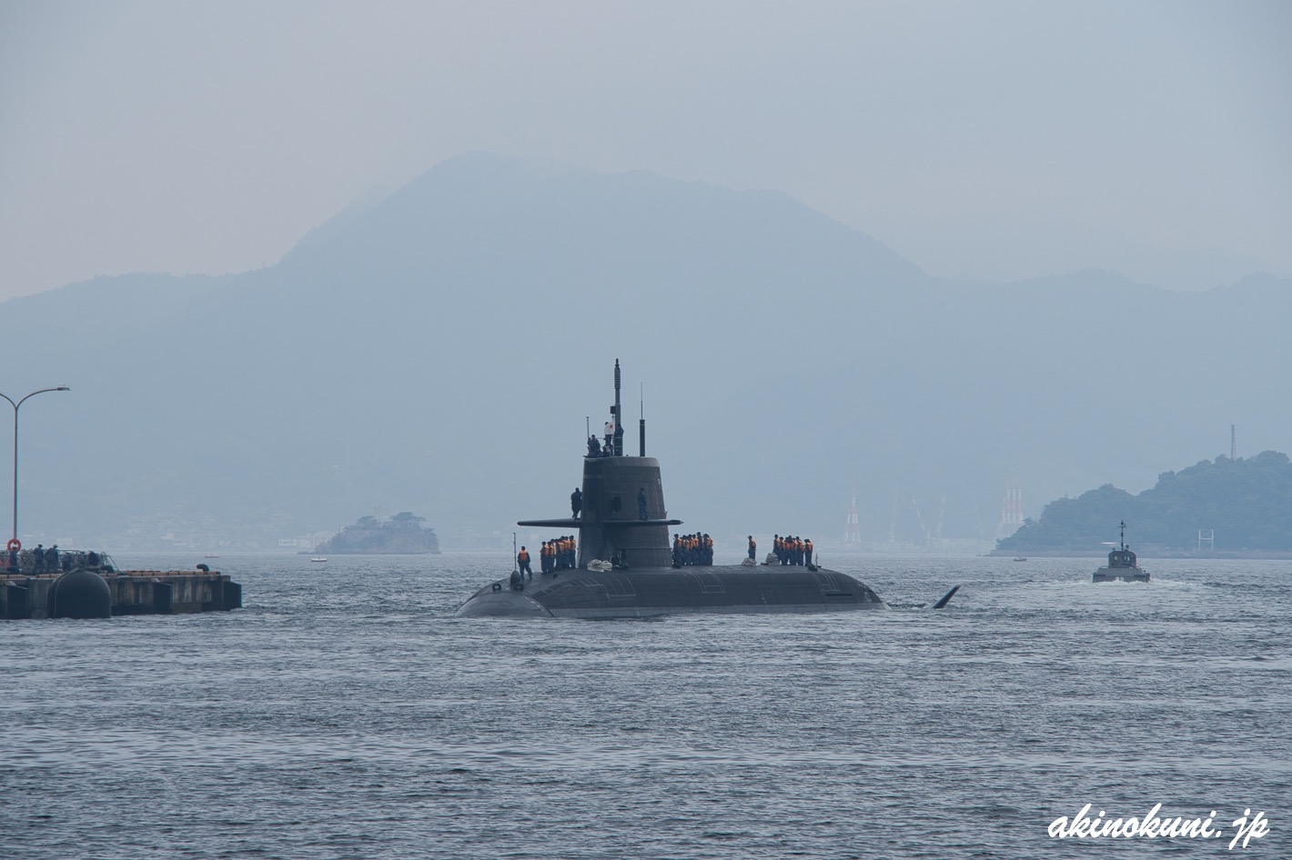 Sバースを離れた潜水艦 2025年6月8日