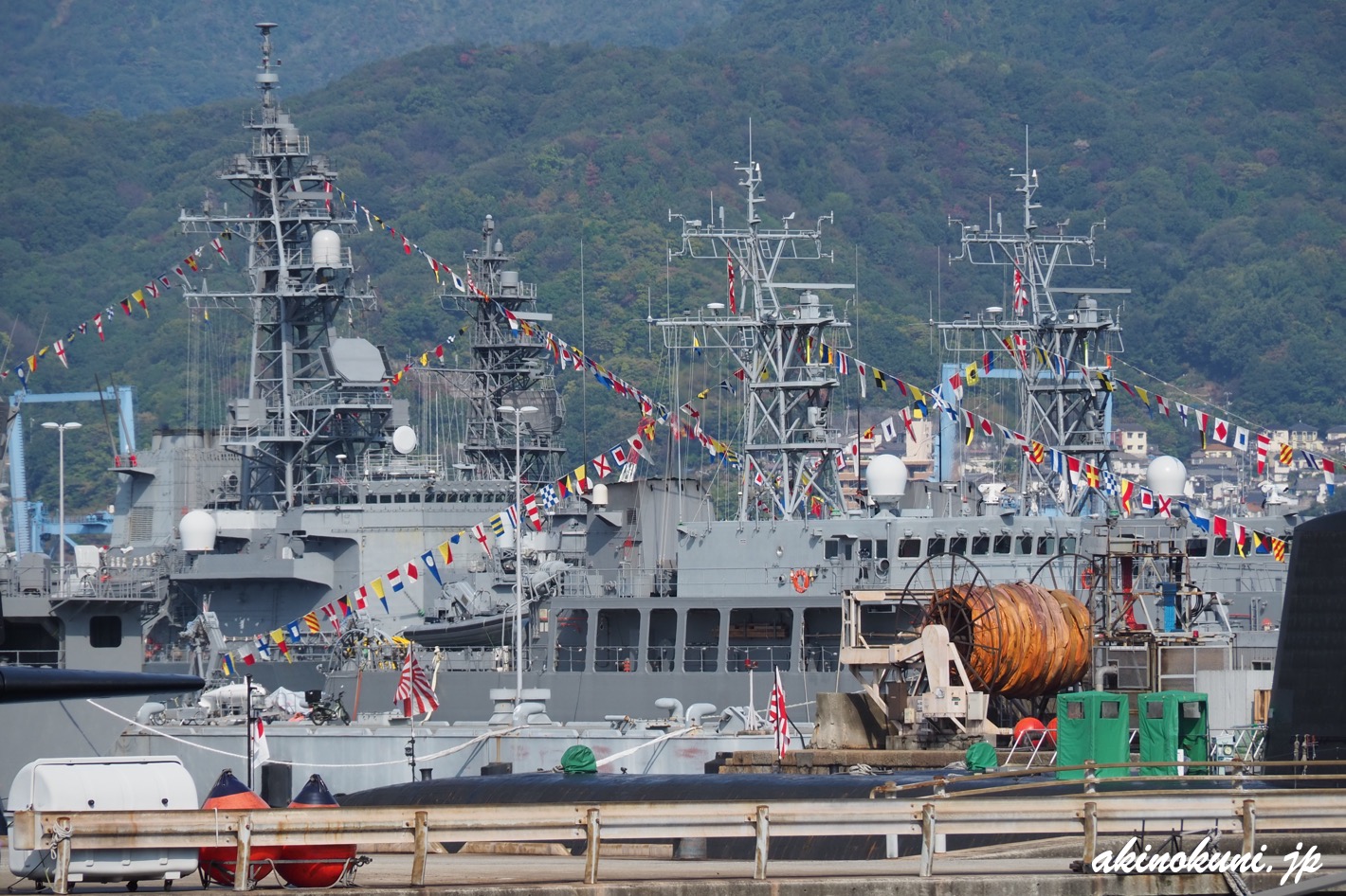 呉基地の満艦飾 2025年11月1日 自衛隊記念日